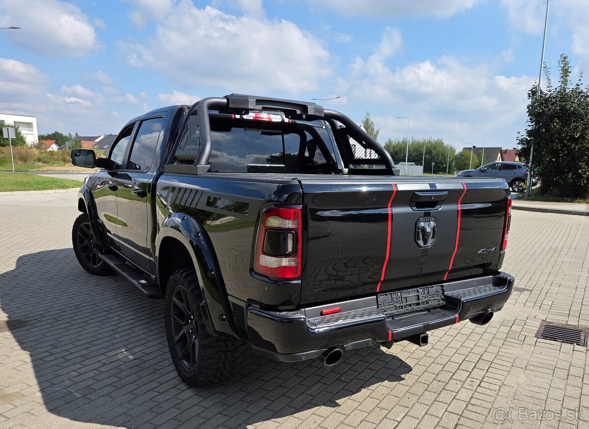 DODGE RAM 1500 5.7 HEMI 401PS HARMAN PANORAMA FULL LED