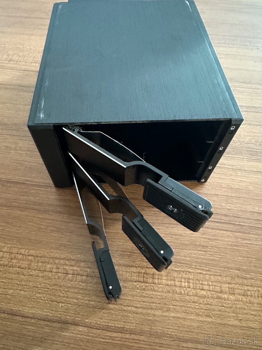 Interný rámček Silverstone FS303 z 2x 5,25" na 3x 3,5" - 5