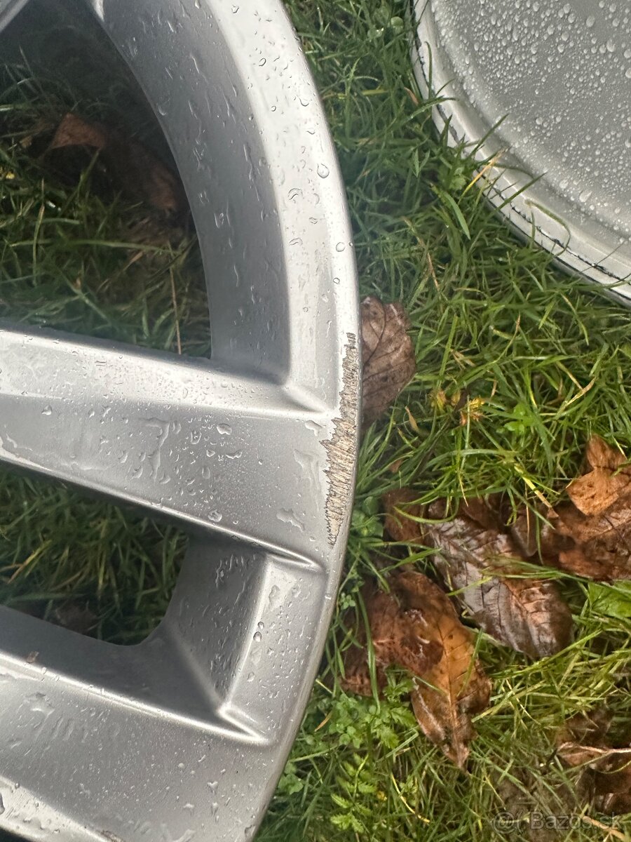 Volkswagen Golf originál disky R18 - 5