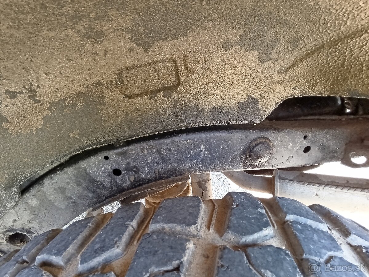 Predám Nissan patrol y61
