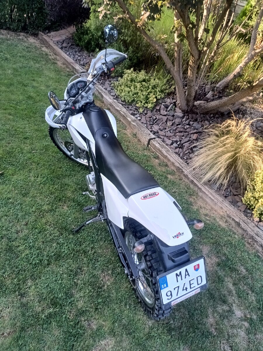 DERBI Senda R 125 4T
Model
Senda R 125 4T