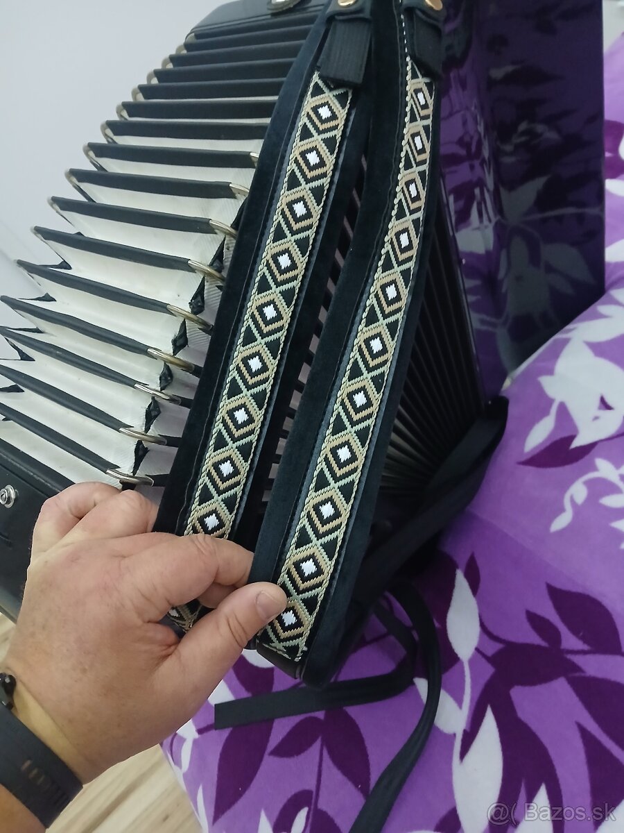 Predám pekný akordeón DELÍCIA CARMEN V - 5