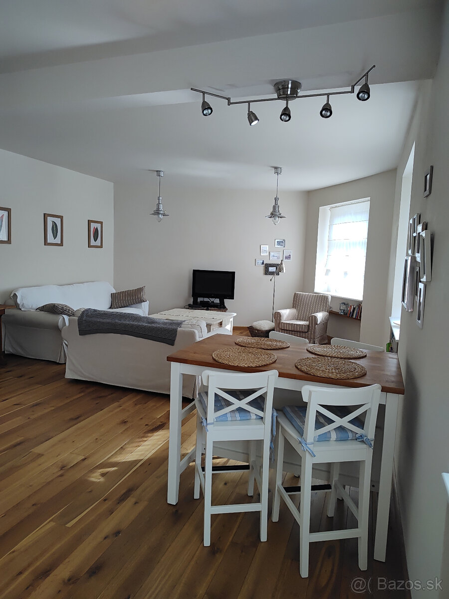 PRENÁJOM: 2 izbový byt, BA I - Staré mesto, Žabotova ulica - 5