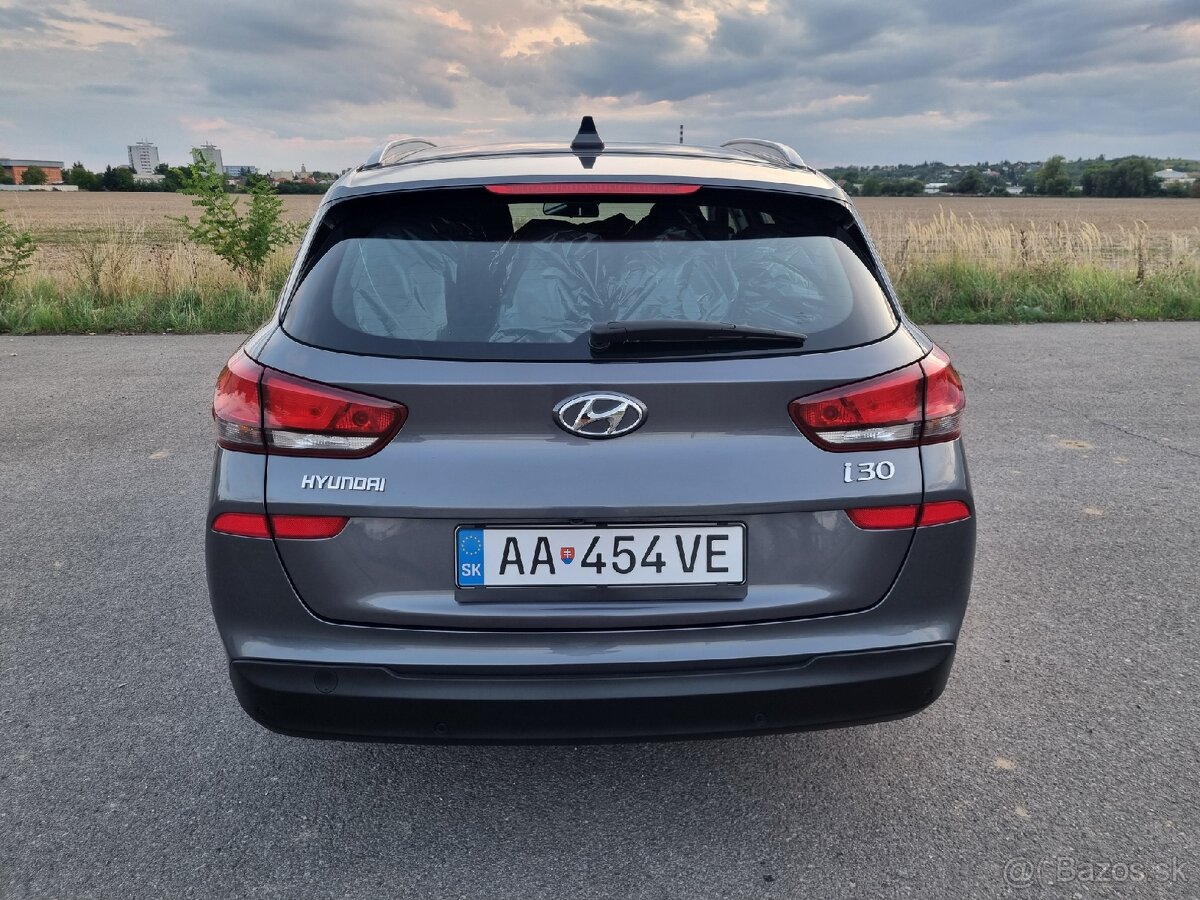 Hyundai i30 Combi 1.4 Benzín 74kw - 5