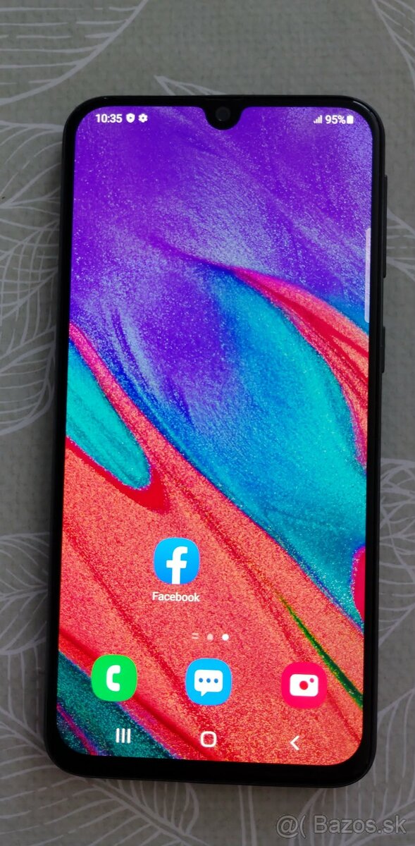 SAMSUNG GALAXY A40. 64 GB - 5