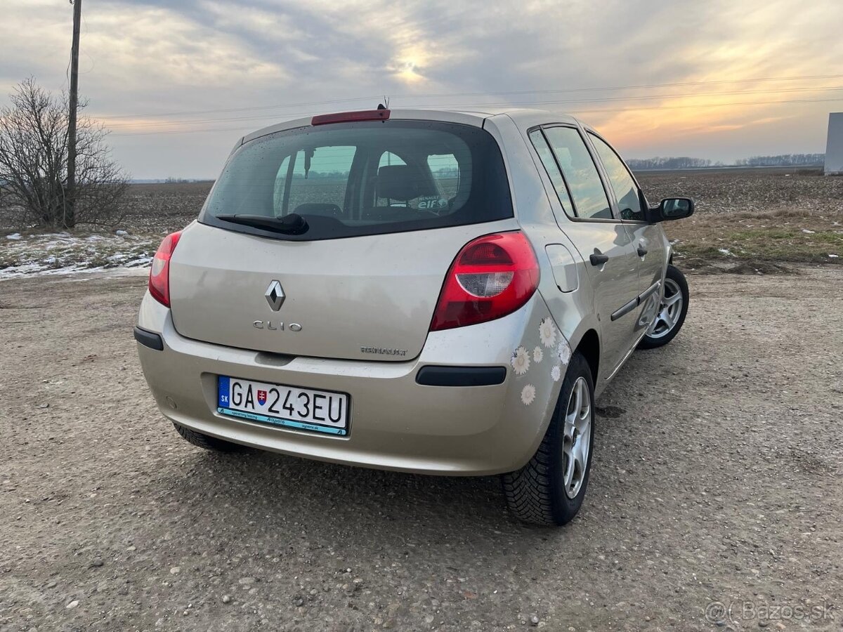 Renault Clio 1.2 benzín - 5