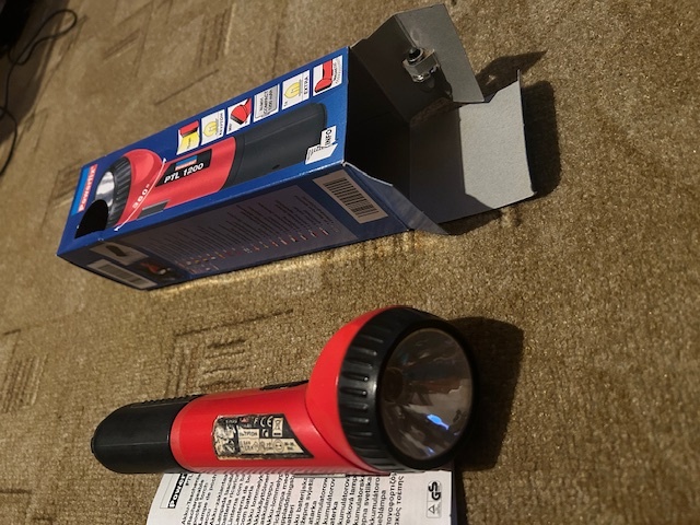 Predám bezbatériové baterky - 5