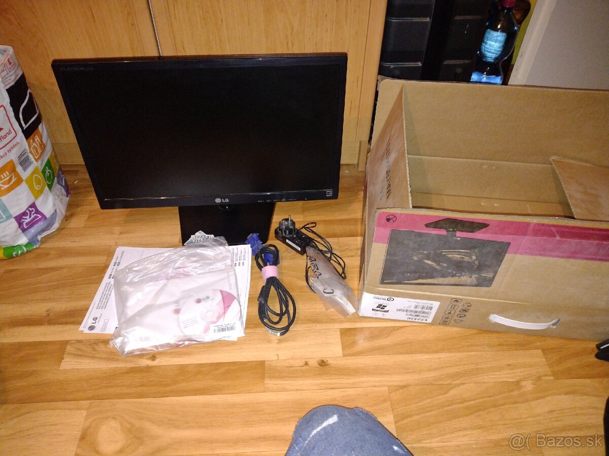 Predám monitor LED LCD Full Hd LG Flatron E2242 - 5