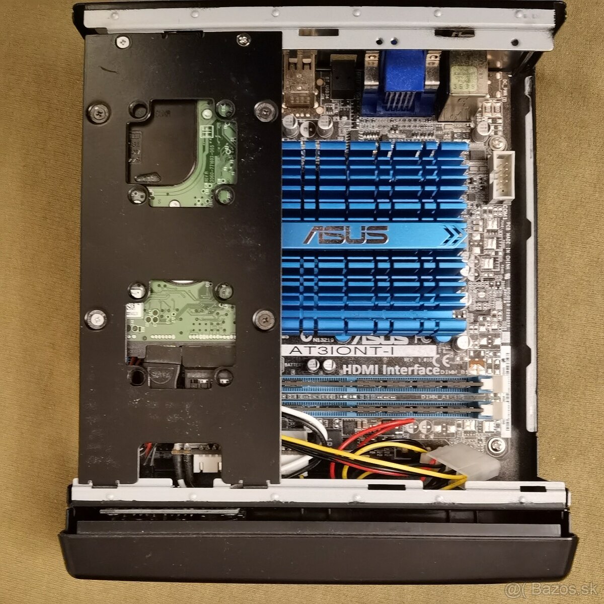 Predám mini-PC ASUS AT3IONT-I Intel Atom 330 1,60Hz 4GB RAM - 5