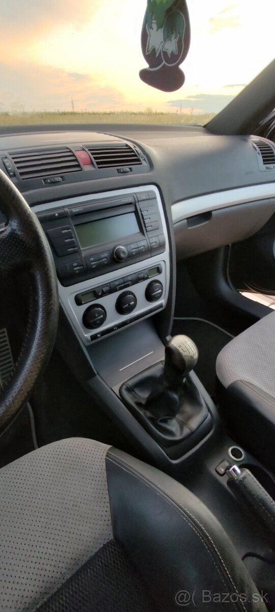 škoda Octavia combi 2.0 TFSI RS - 5