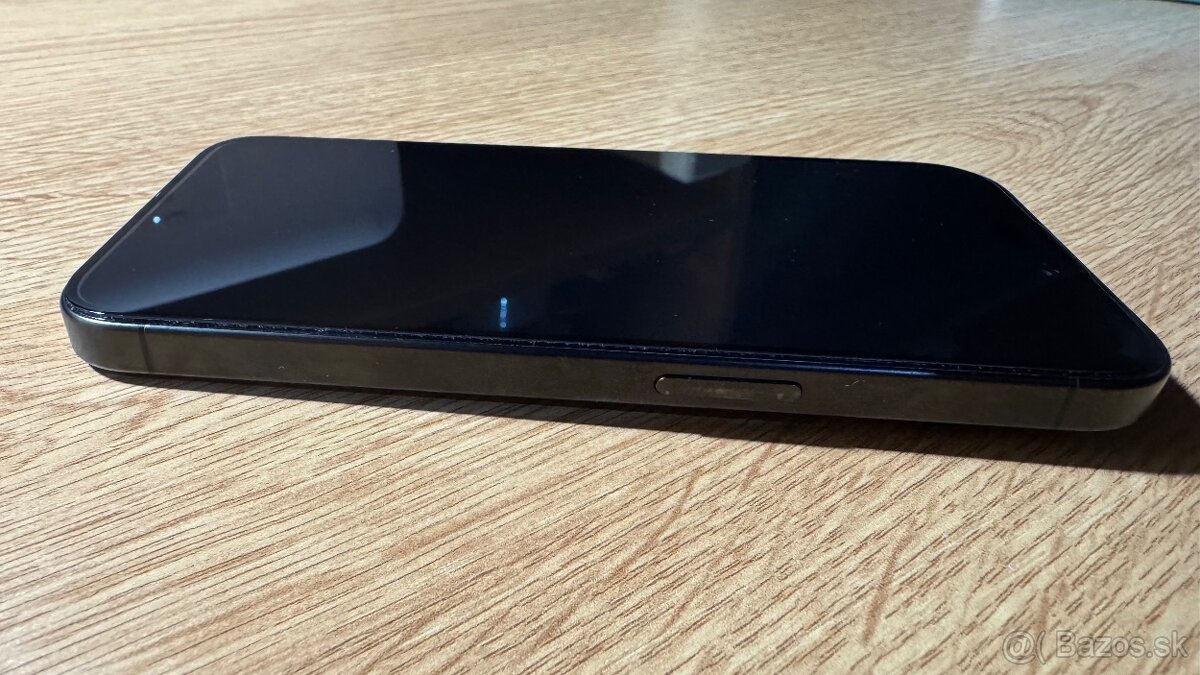 Predám iphone 15 Pro 256 GB Black Titanium - 5