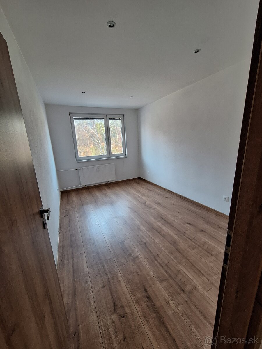 Prenajmem 3 izbový byt v Podlaviciach - 5
