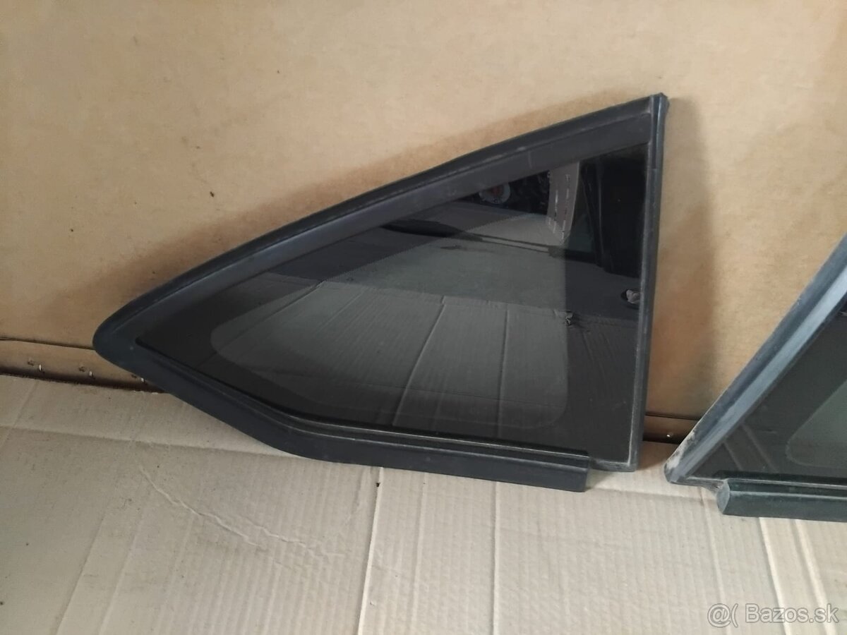 bočné sklá kufra Citroën C4 - 5