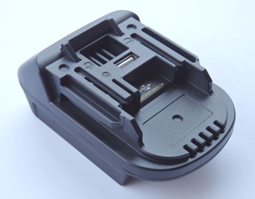 Adaptér MILWAUKEE / MAKITA 18V - 5