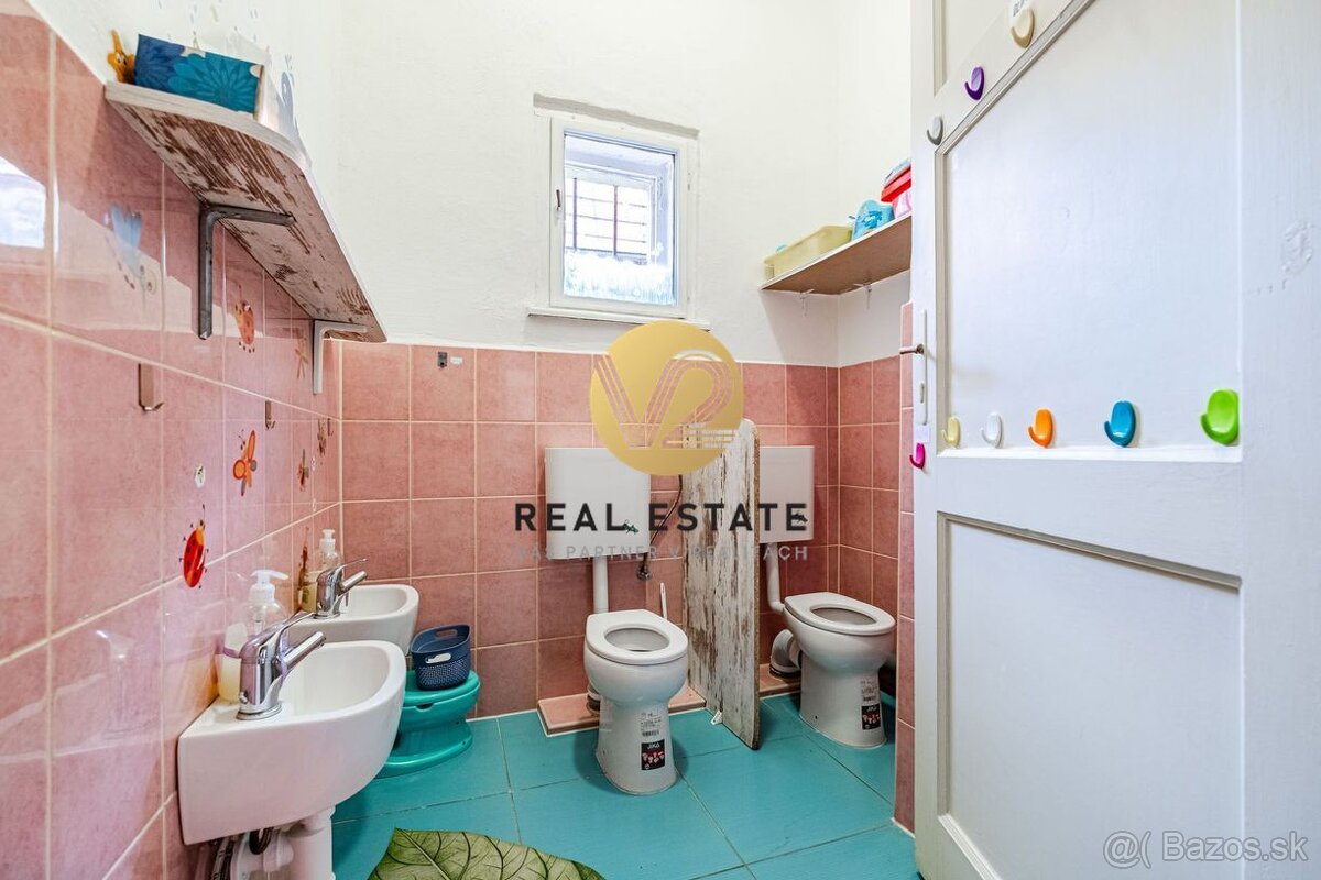 Na PRENÁJOM budova s pozemkom v centre mesta, prevádzkový/ka - 5