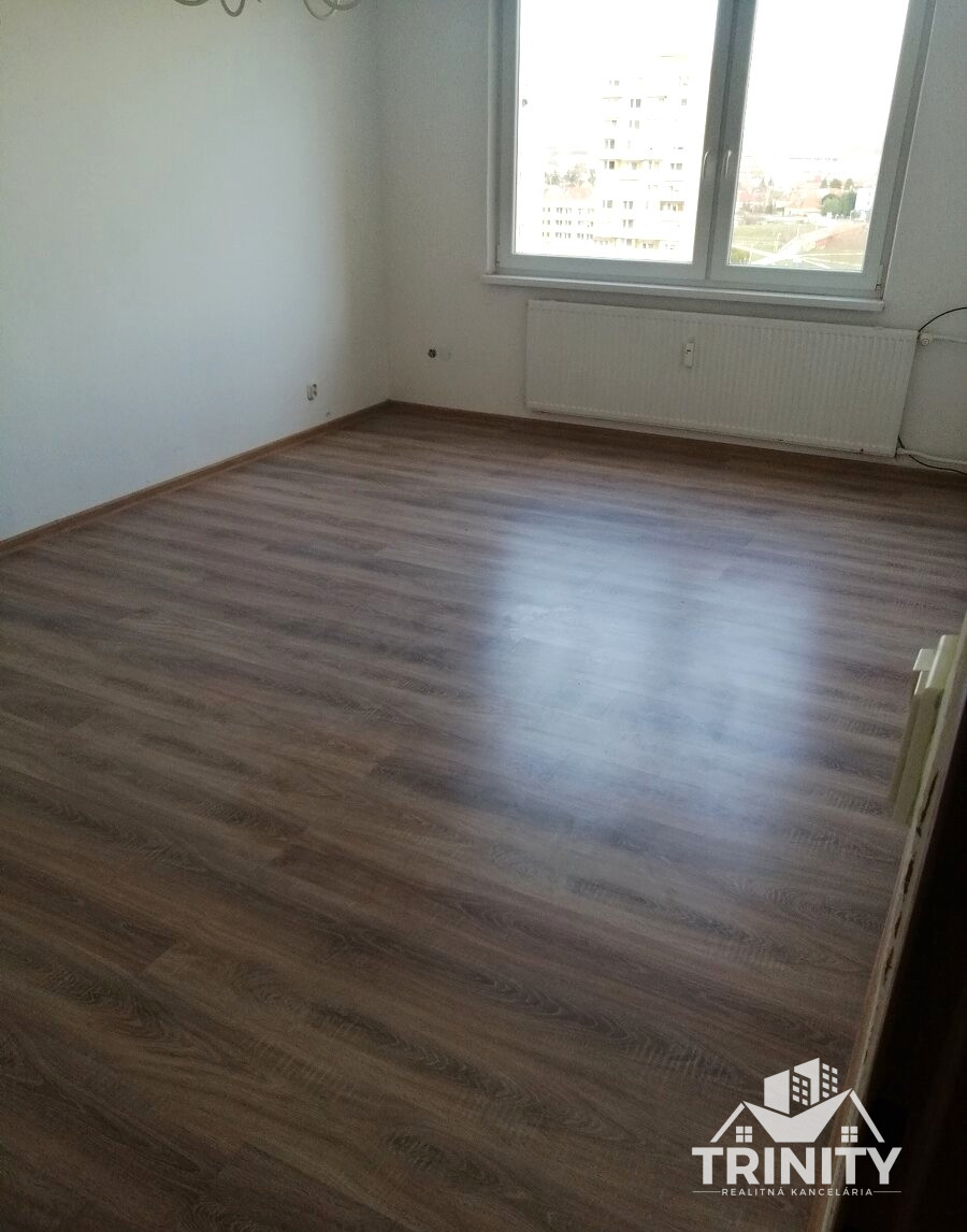 Na prenájom 2-izbový byt s balkónom v meste Nové Zámky - 5