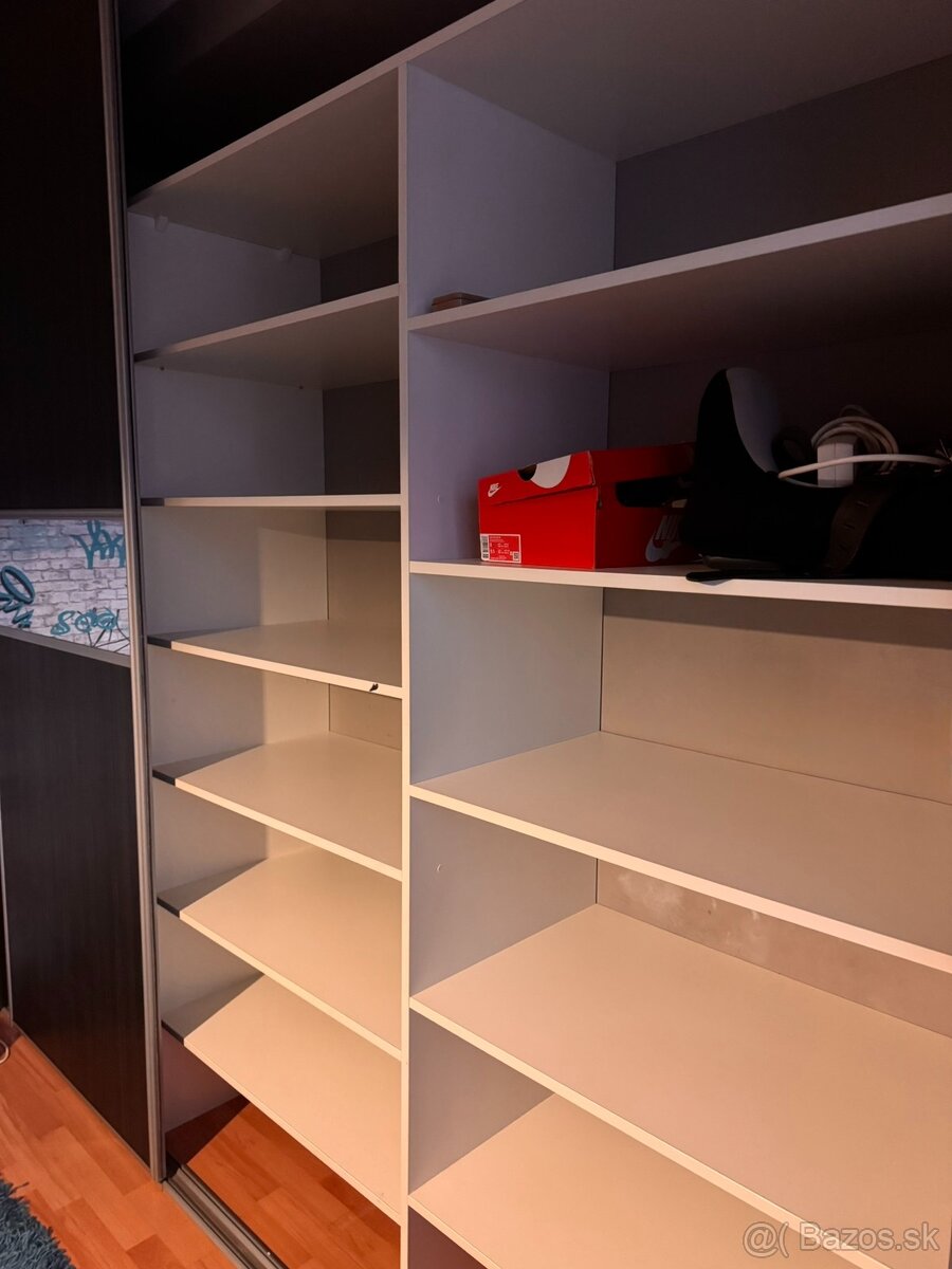 Vstavaná skriňa so zrkadlami - 5