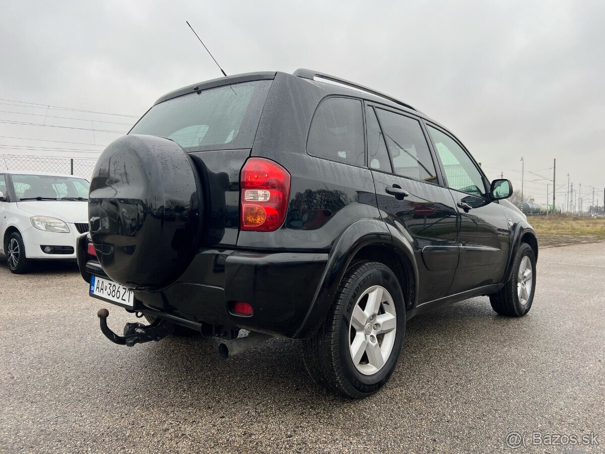 Toyota RAV4 2,0D nafta, 85kW, MT5, rok:02.2006. - 5