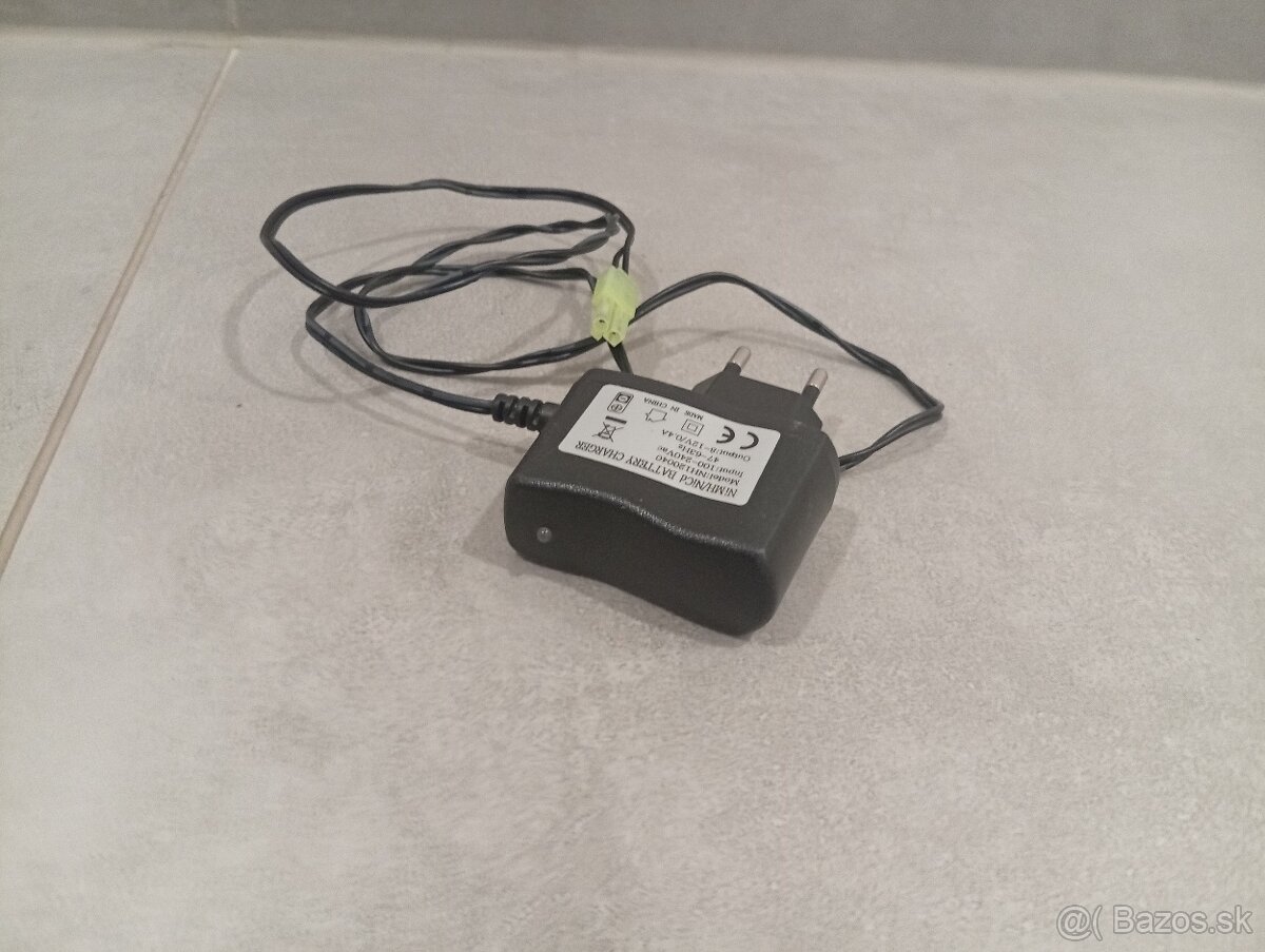 Predám airsoftku M4 AR15 - 5