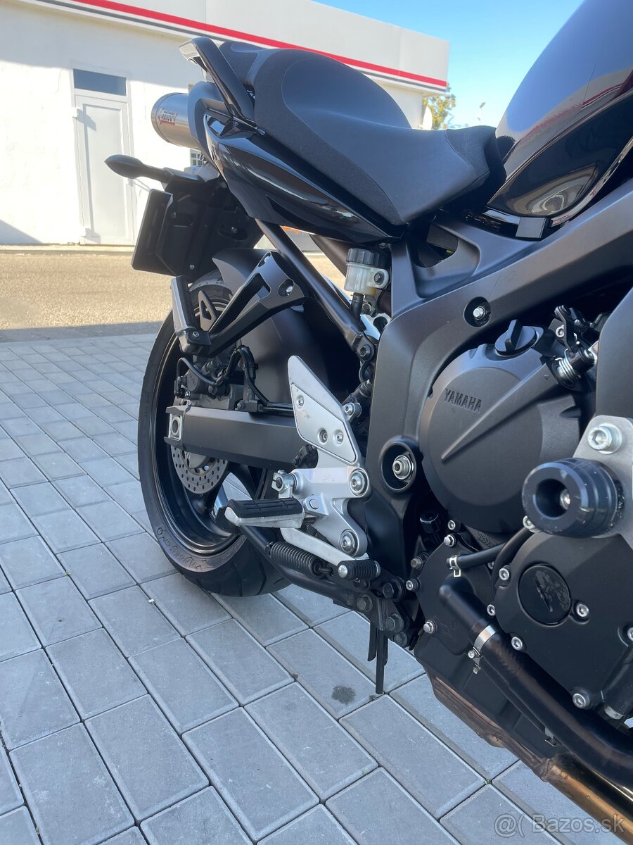 yamaha fz6 - 5