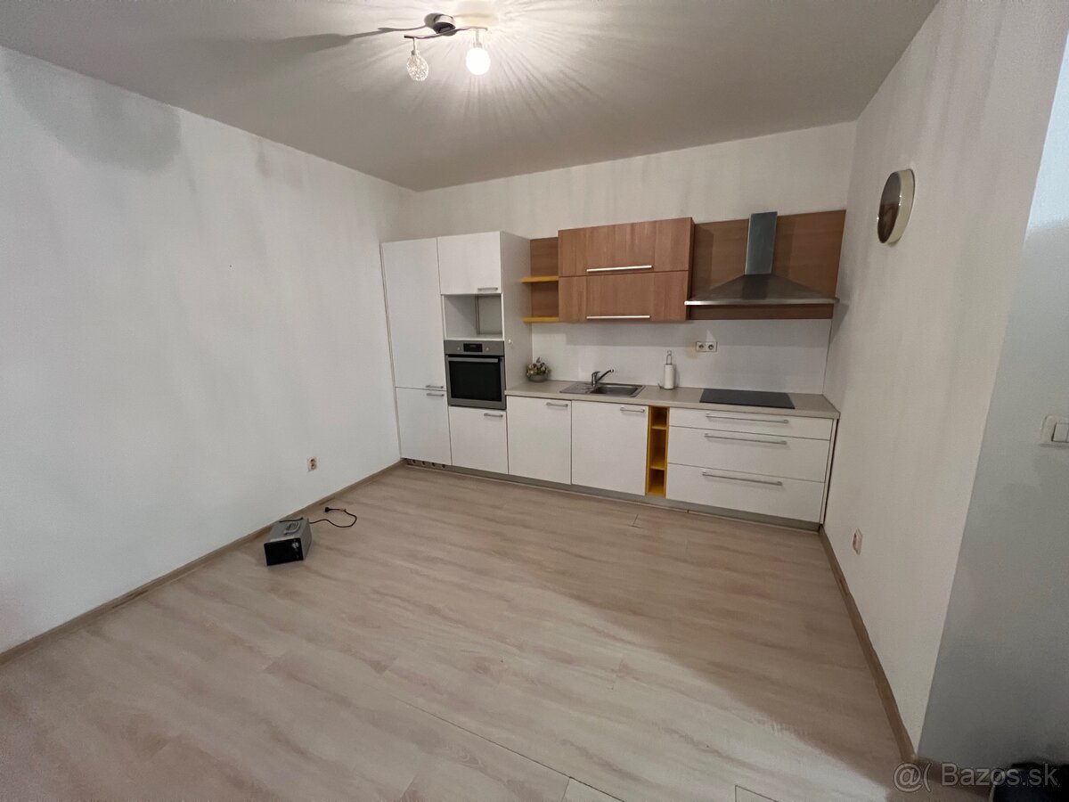 Predáme jednoizbový byt Dolný Kubín - 5