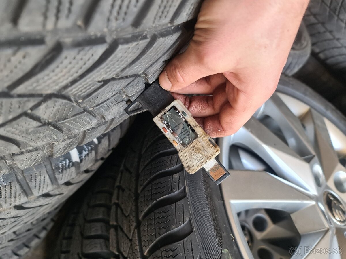 ZIMNE PNEUMATIKY 255/40 R20 - 5