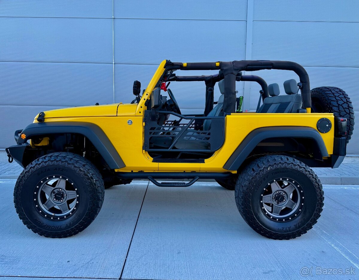 JEEP WRANGLER JK 3.8 YELLOW 2 DOOR