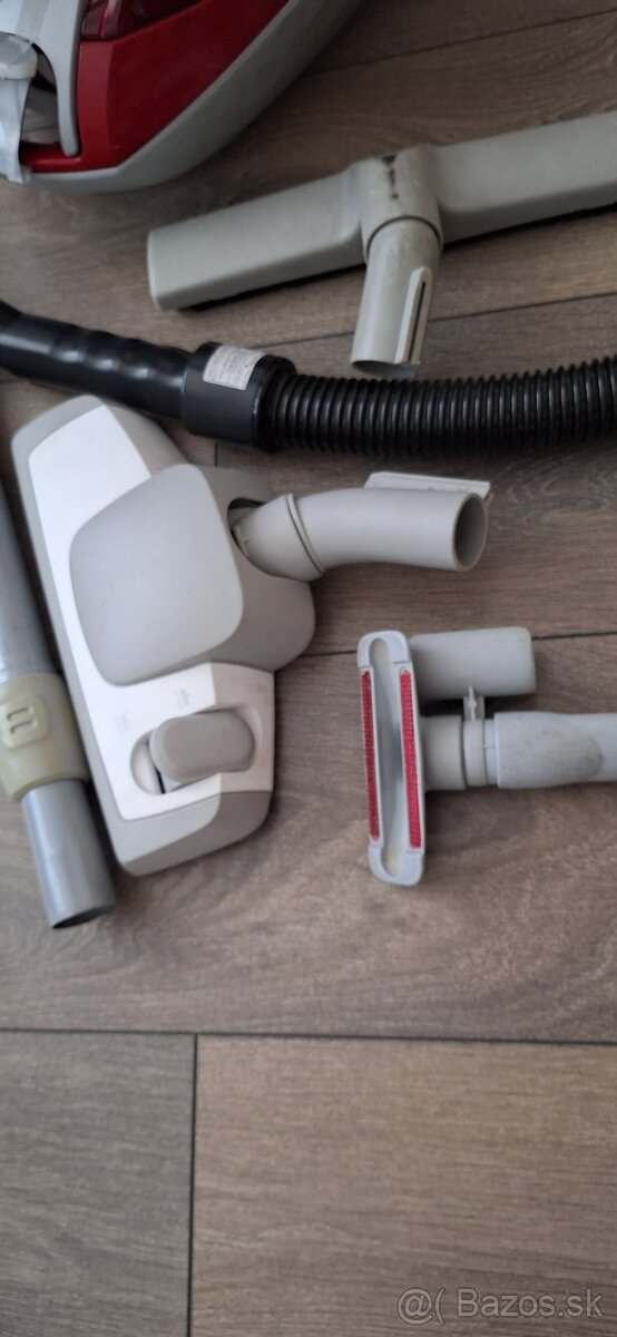 Vysávač electrolux cycloneXL - 5