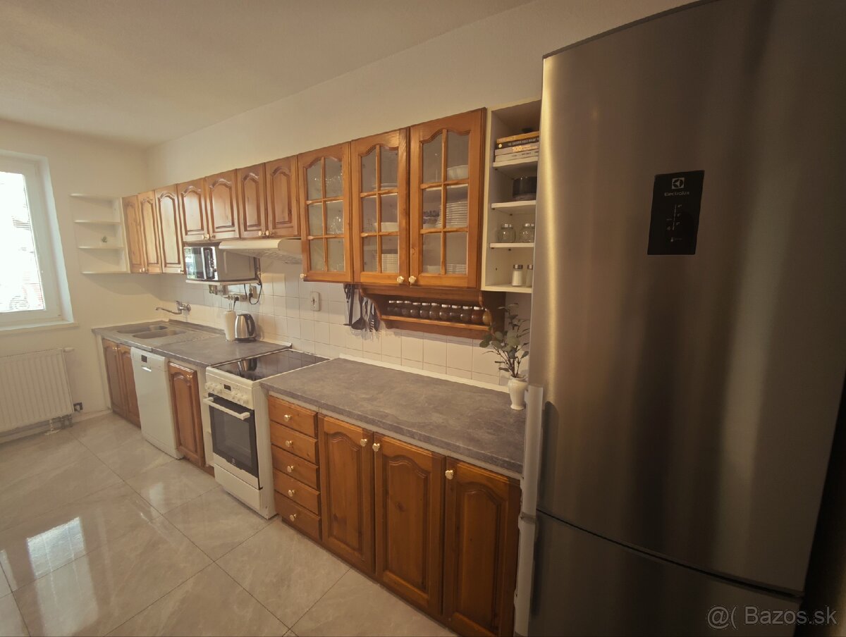 Kuchynská linka so spotrebičmi - 5