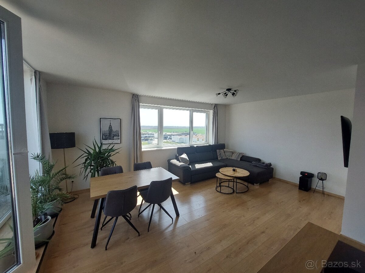 Na predaj priestranný 3-izbový byt s veľkou terasou MIKO - 5