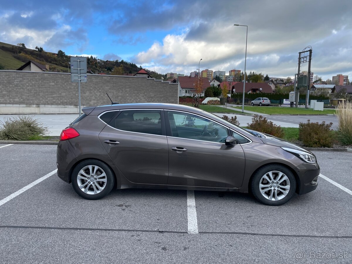 KIA Cee’d 1.6 CRDi Platinum – TOP výbava - 5