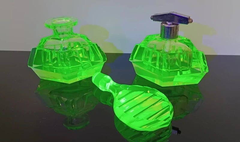 Krásna uranová Art Deco súprava - 5