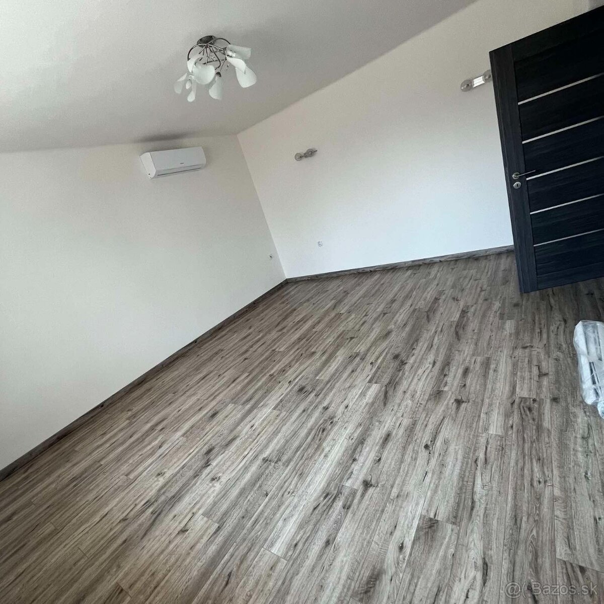 RD s dvoma bytovými jednotkami v Tešedíkove na prenájom - 5