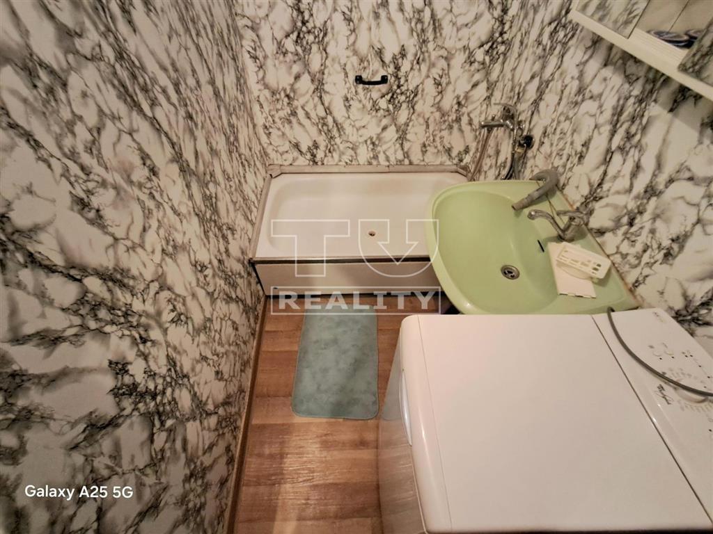 IBA U NÁS 2-IZBOVÝ BYT v obľúbenej lokalite PIEŠŤAN o... - 5