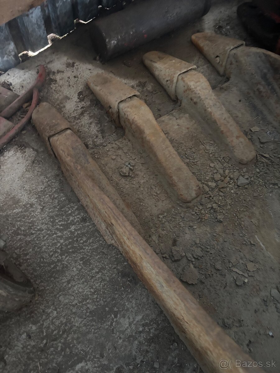 Zubatá lyzica 60 menzi muck - 5