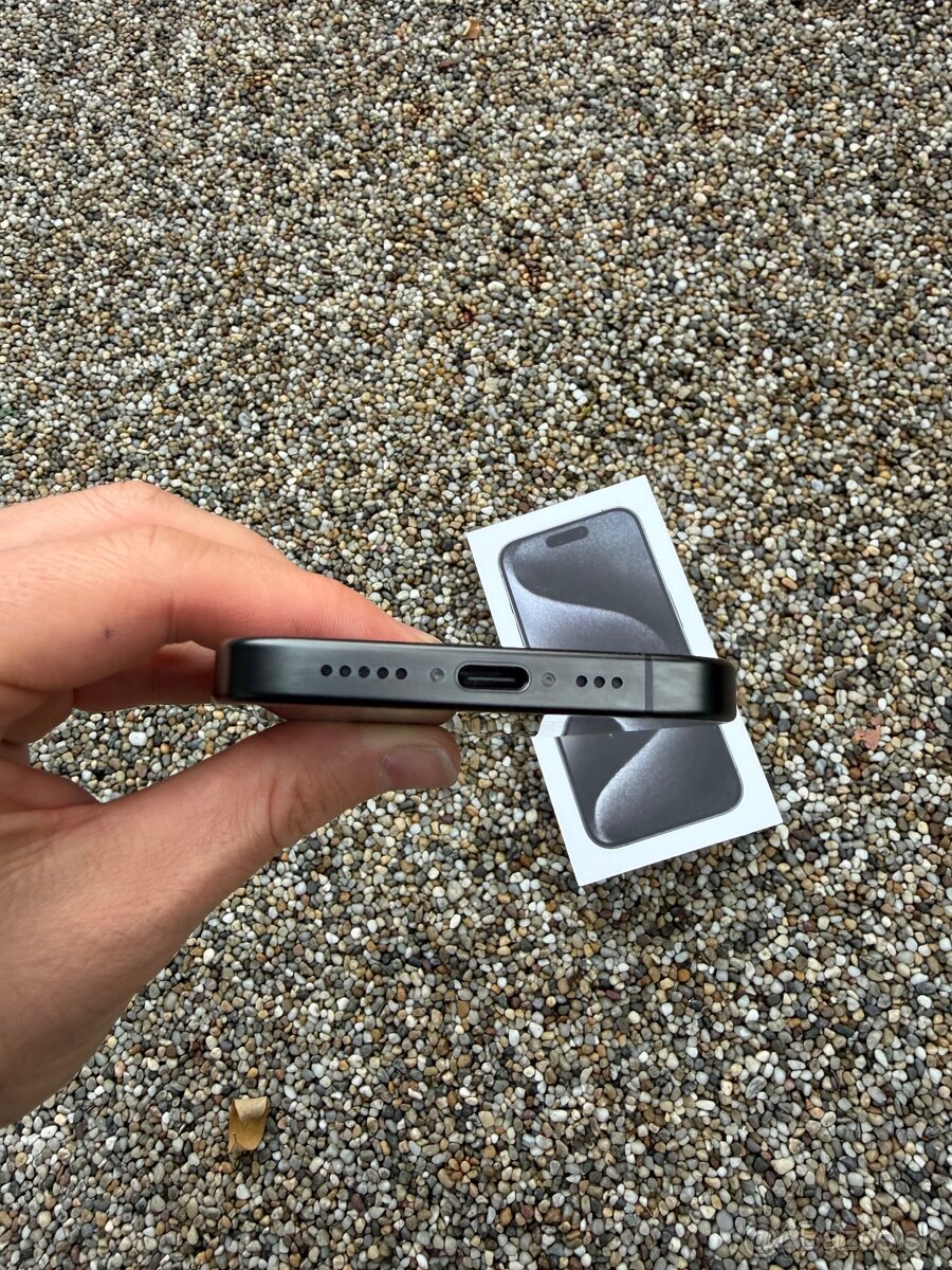 IPhone 15 pro - baterie 100% - 5