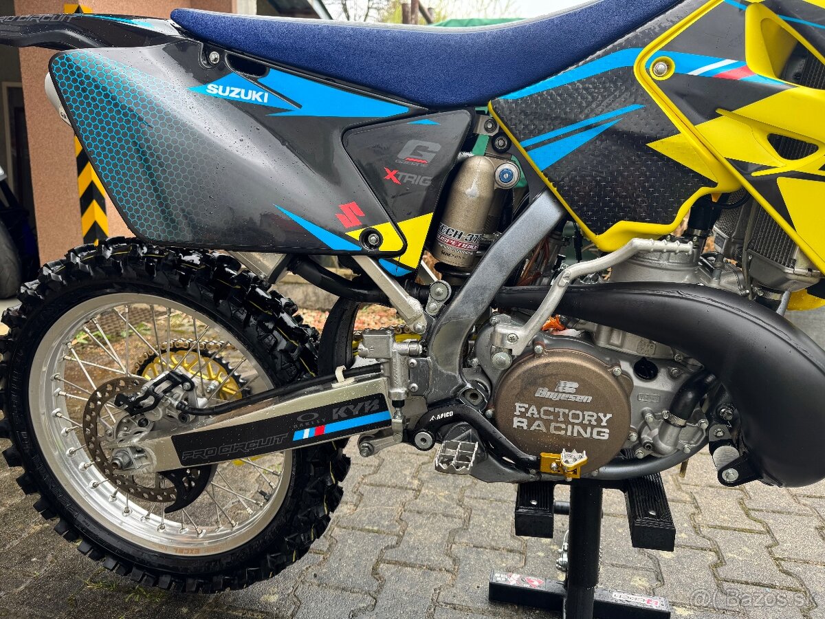 Suzuki RM 250 K8