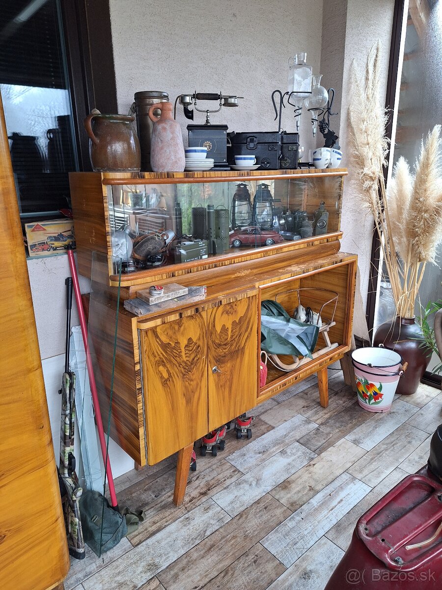 Starý nábytok vitrína - 5