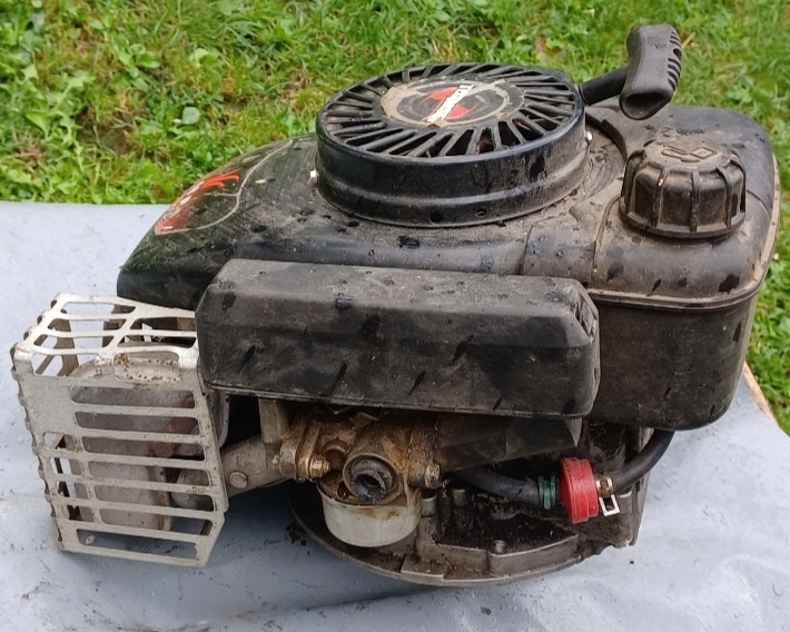 Ponúkam tento komplet motor na kosačku - 5
