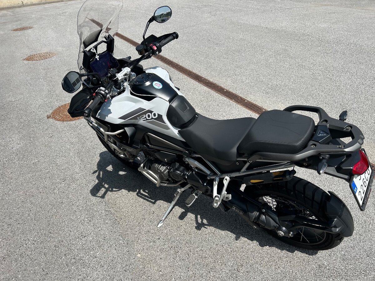 triumph tiger 1200