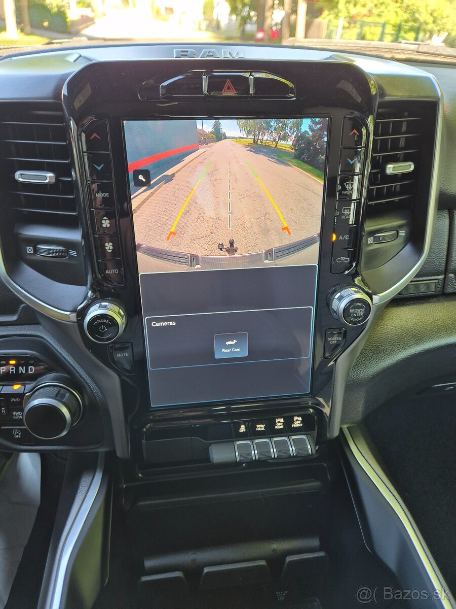 DODGE RAM 1500 5,7 HEMI 2024 4x4 odpočet DPH 8 000 km