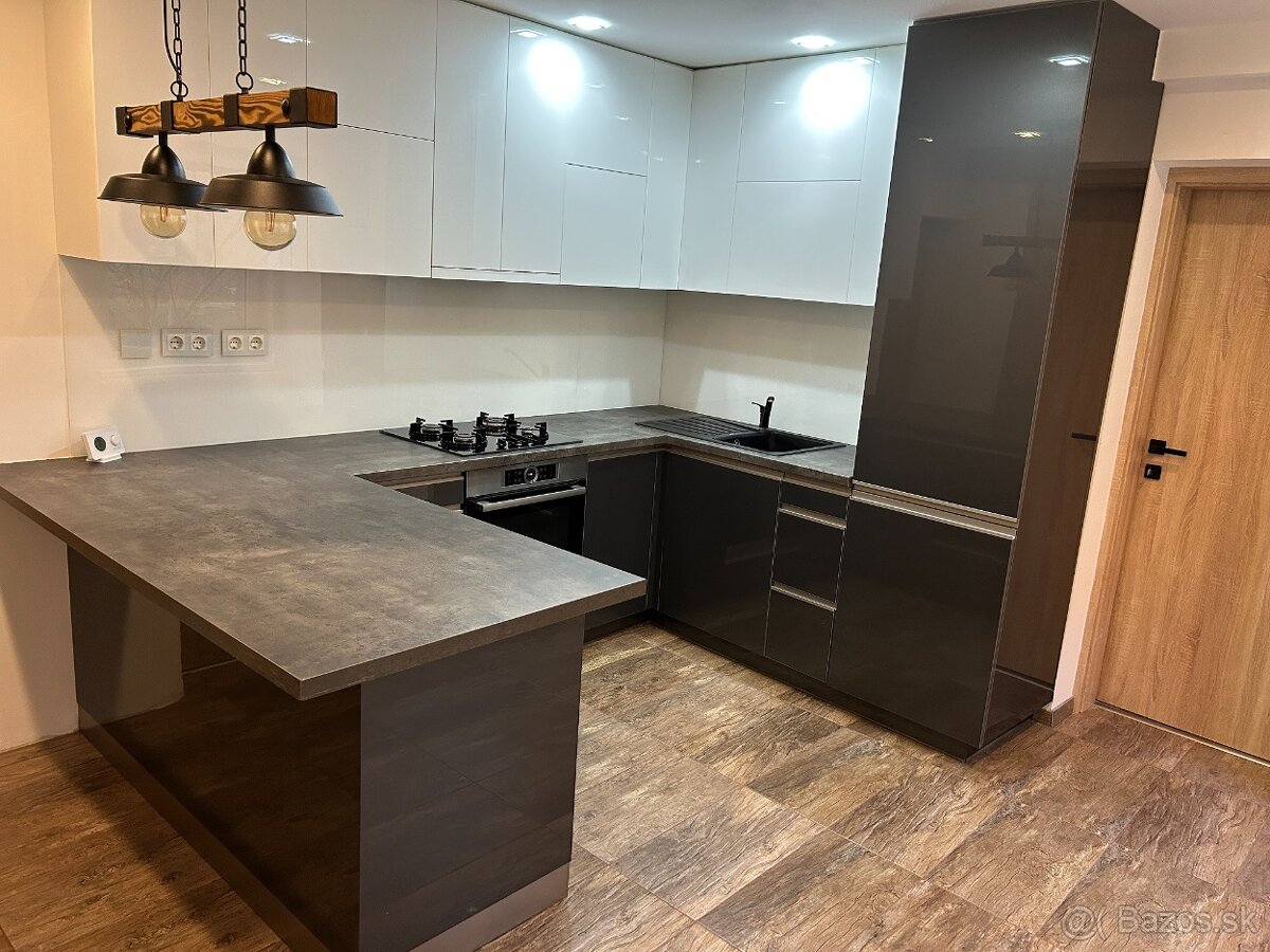 -REZERVOVANÉ- PRENÁJOM MODERNÝ RODINNÝ 3 IZBOVÝ DOM VAJNORY - 5