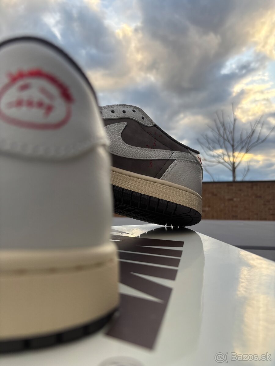 Air Jordan 1 Low x Travis Scott Reverse Mocha - 5