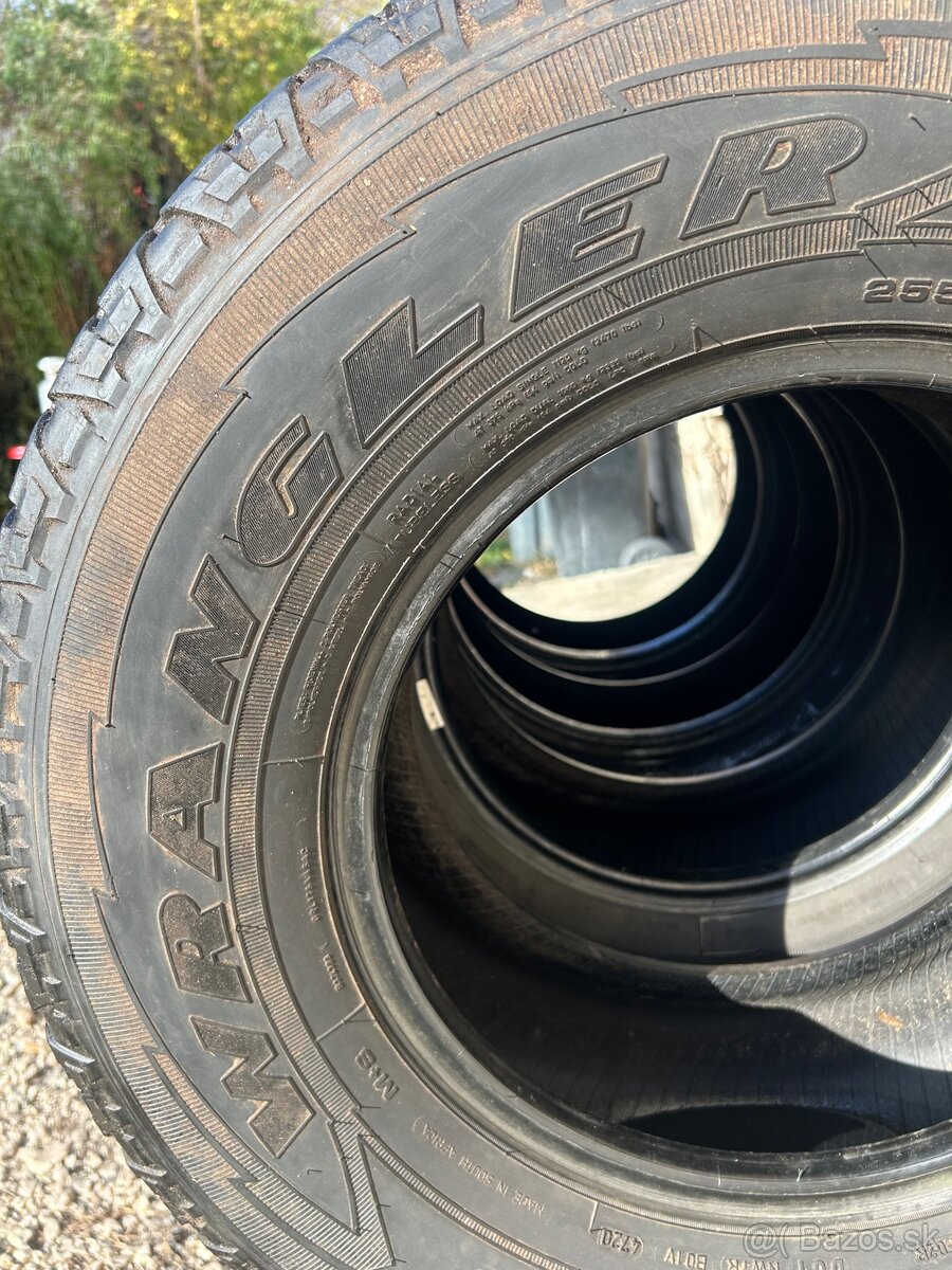 Goodyear Wrangler 255/70/15”C 112/110T