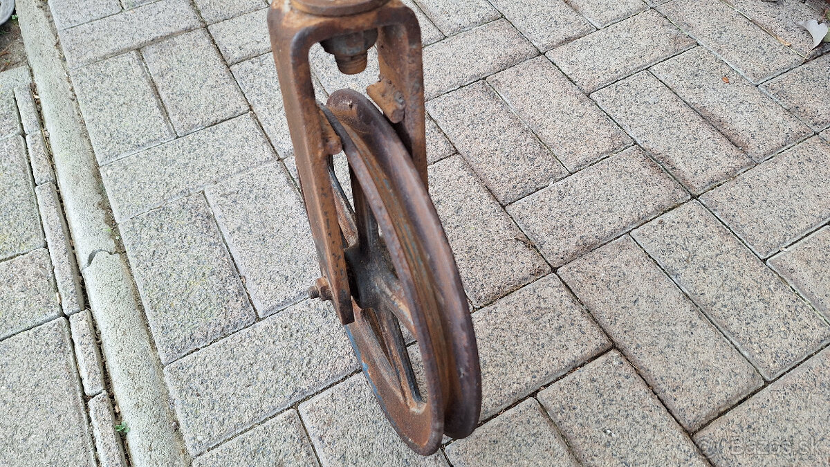 Starožitná liatinová kladka - 5
