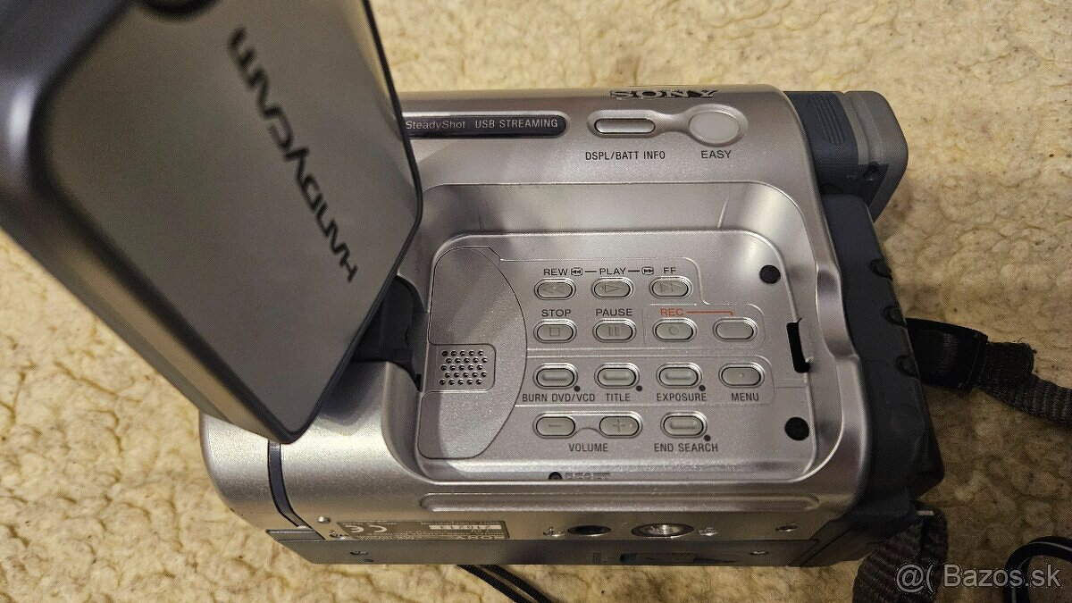 Predám zachovalú Digital8 kameru SONY - 5