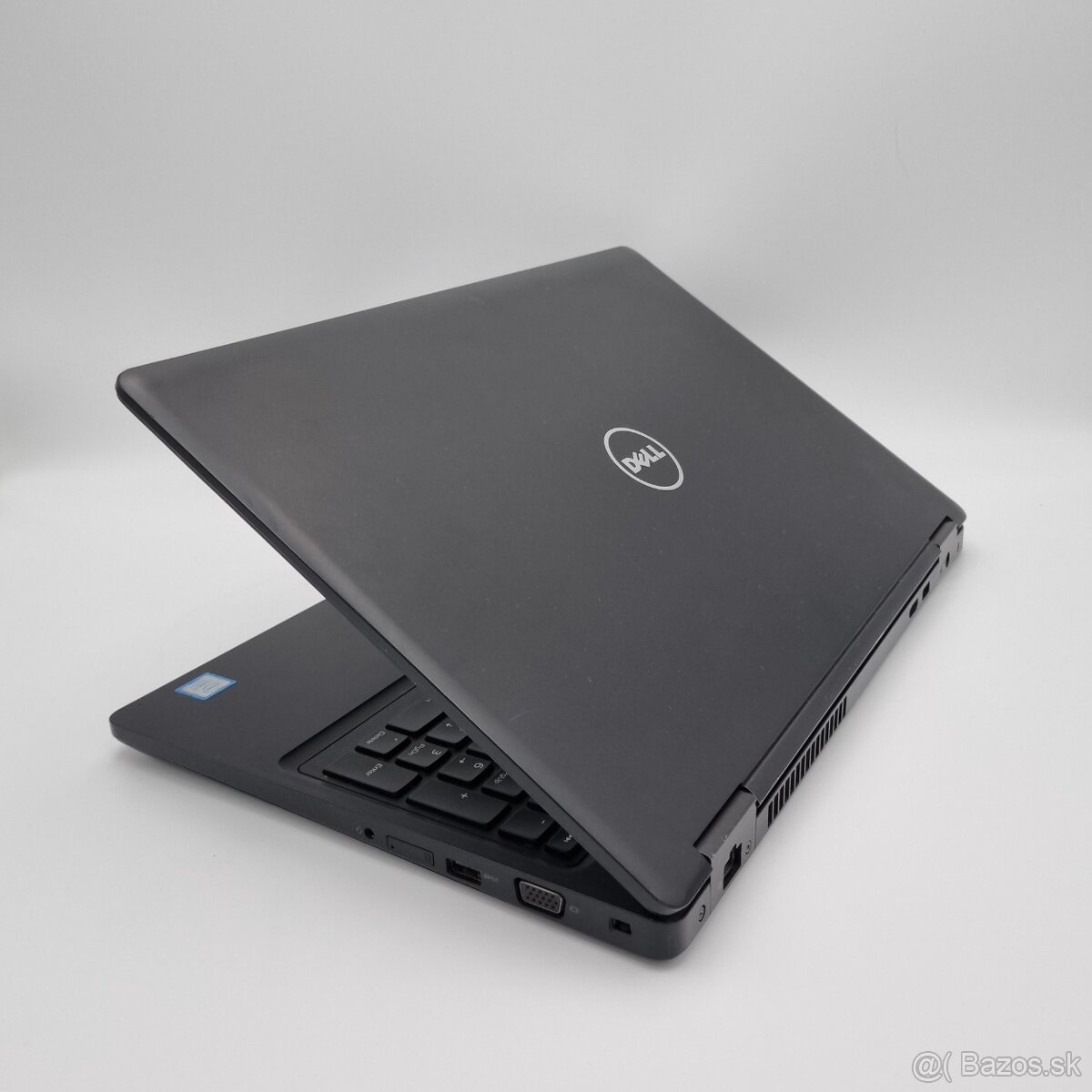 ▼DELL Precision 3520 - 15,6" / i7-7820HQ / GPU 2GB / 8GB / - 5