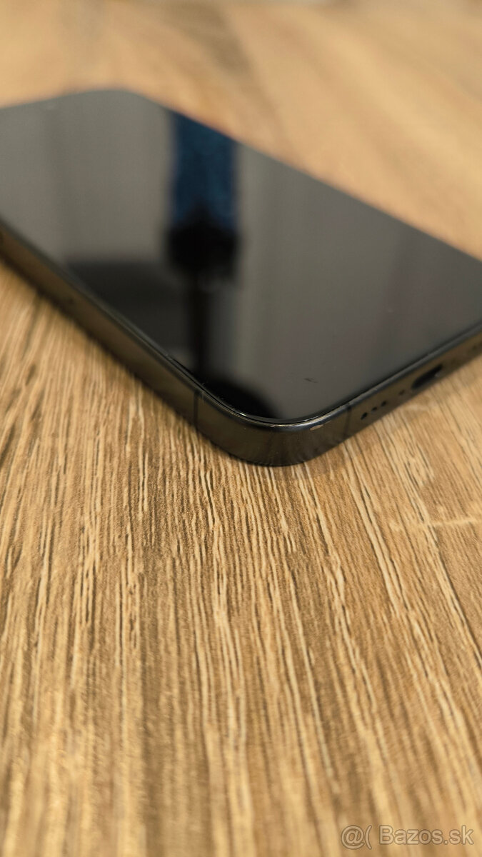 Apple iPhone 15 Pro 256GB - 5