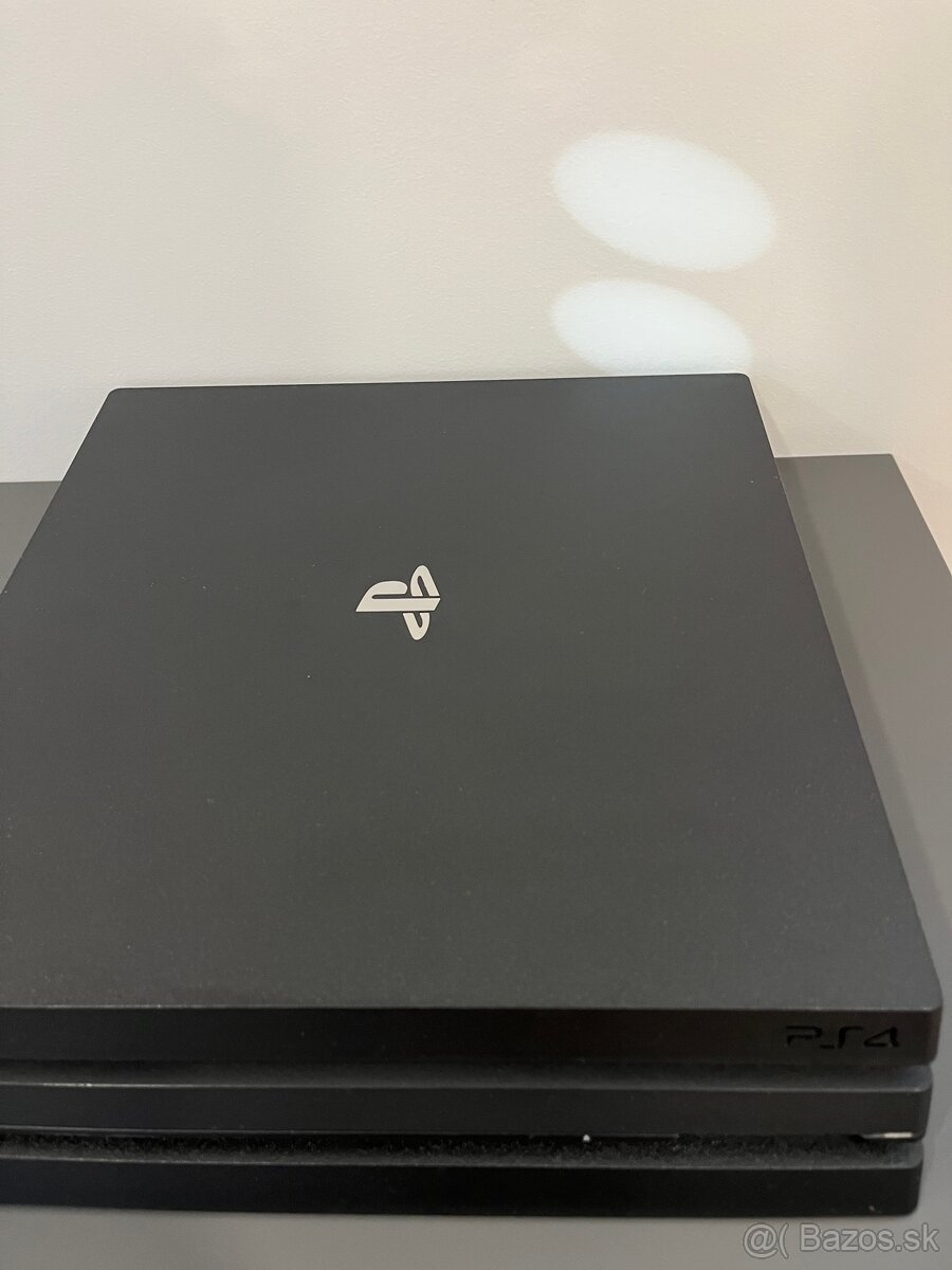 Playstation 4 Pro - 5