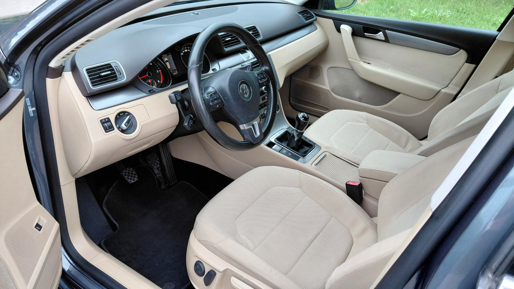 Volkswagen Passat 2012 - 5